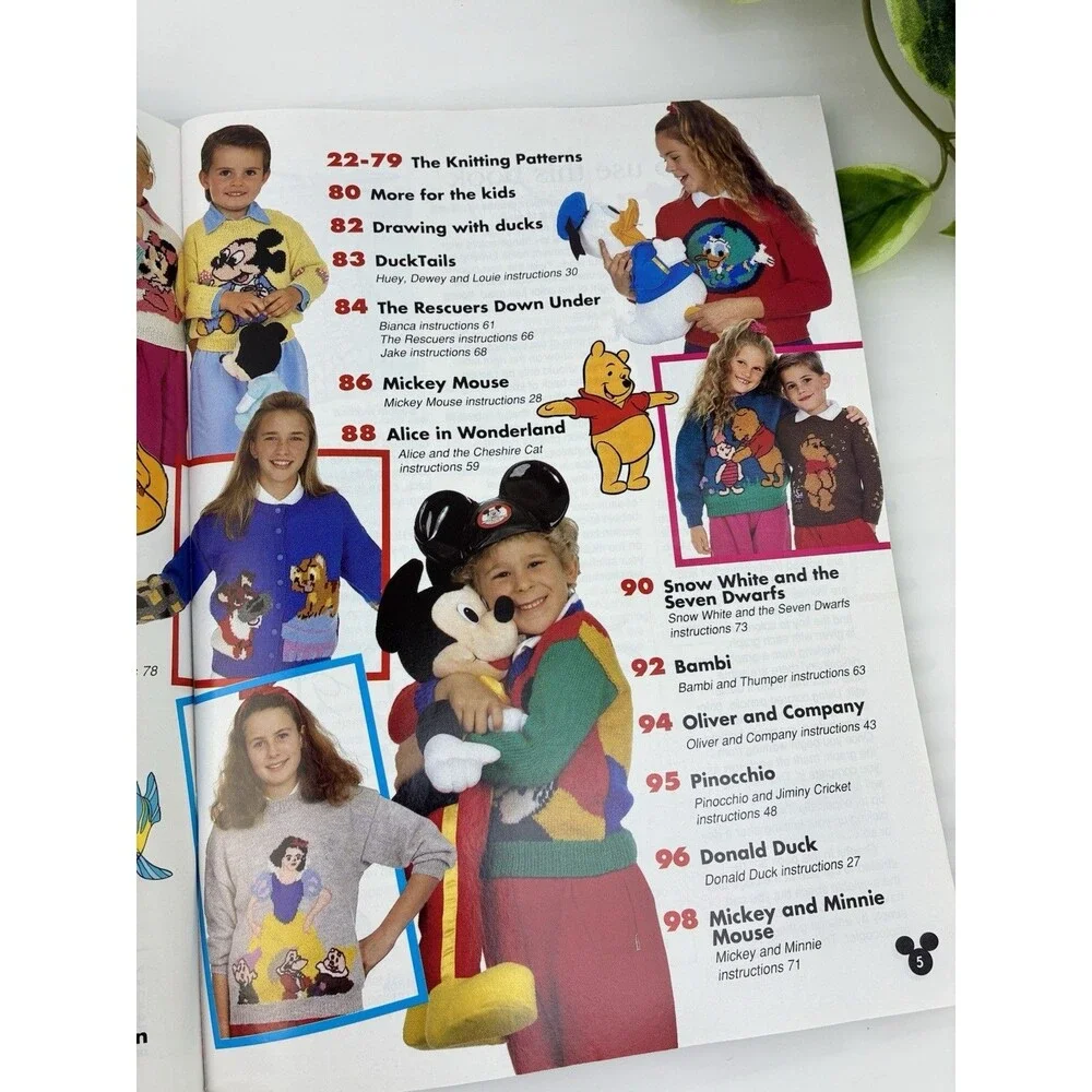 Disney Knitting Pattern Book Fun Knits Mickey Donald New Idea Age 3-12 years